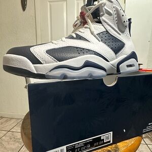 Air Jordan 6 Retro Sneakers Sz 9.5